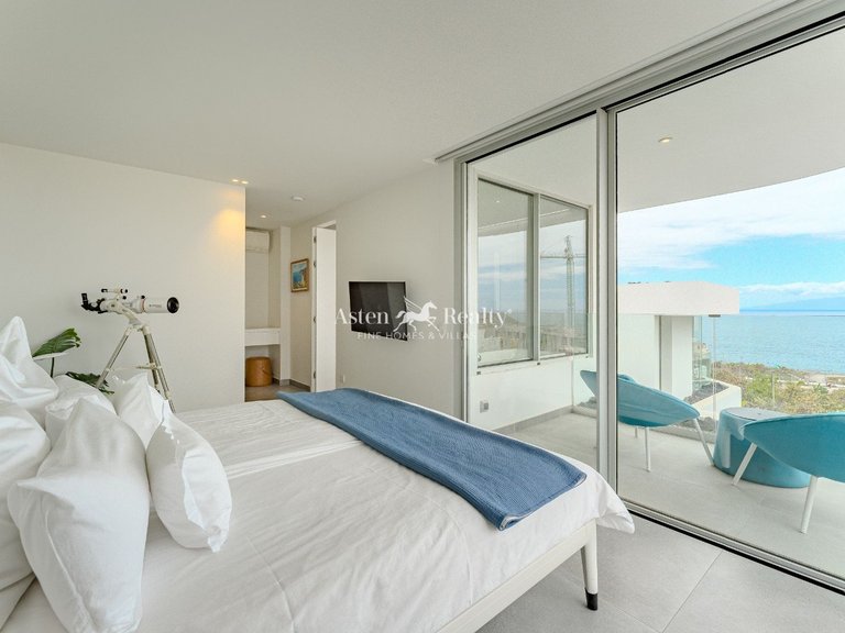 Villa for Sale in Callao Salvaje, Tenerife 28