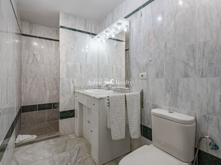 Apartment for Sale in Playa De Los Cristianos, Tenerife 5