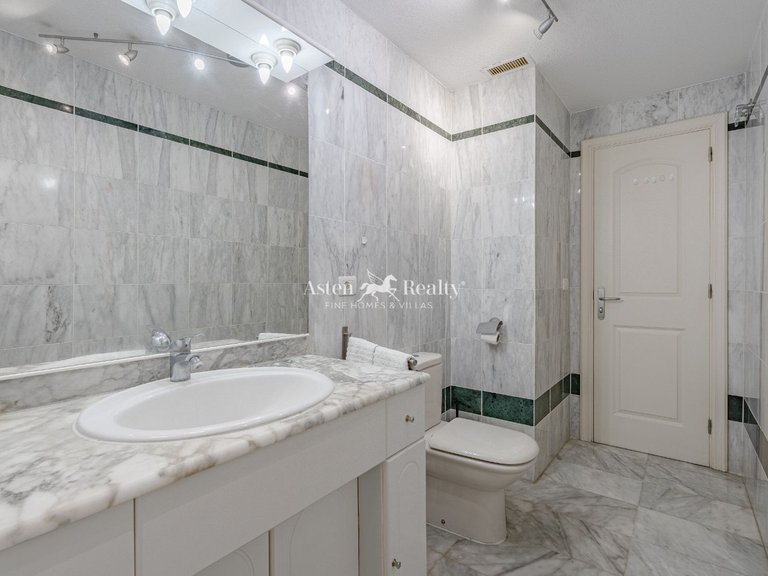 Apartment for Sale in Playa De Los Cristianos, Tenerife 6