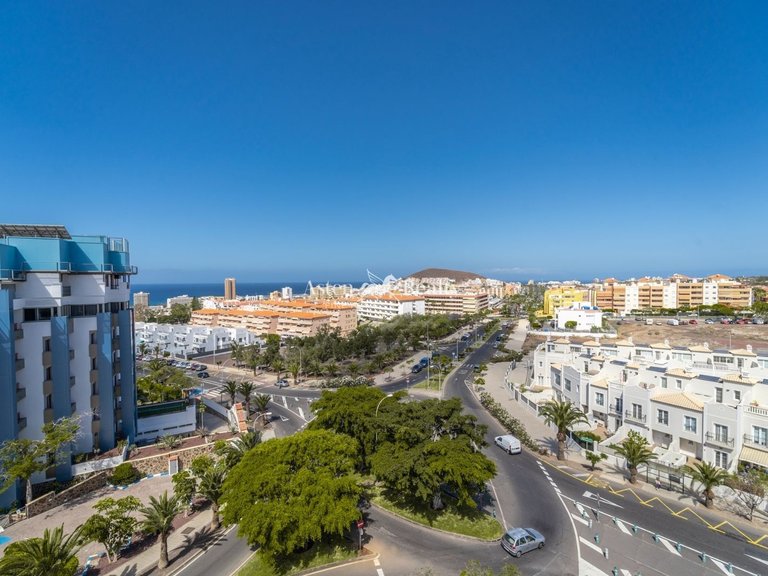 Apartment for Sale in Playa De Los Cristianos, Tenerife 27