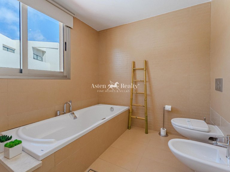 Villa for Sale in La Caleta, Tenerife 7