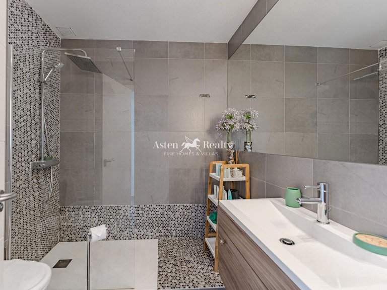 Villa for Sale in La Caleta, Tenerife 15