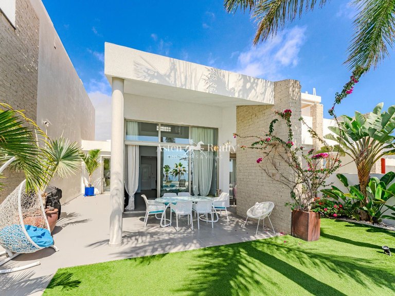 Villa for Sale in La Caleta, Tenerife 23