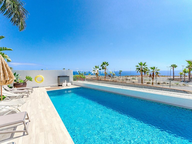 Villa for Sale in La Caleta, Tenerife 1