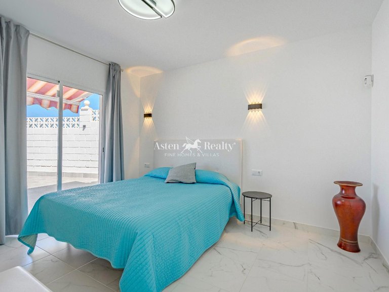 Villa for Sale in Callao Salvaje, Tenerife 8