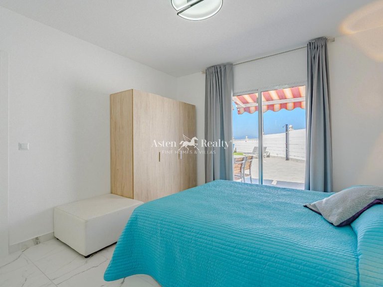 Villa for Sale in Callao Salvaje, Tenerife 9
