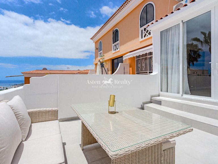 Town House for Sale in San Eugenio Alto, Tenerife 17