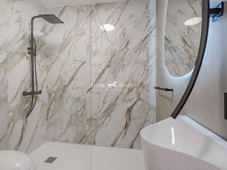 Town House for Sale in San Eugenio Alto, Tenerife 8