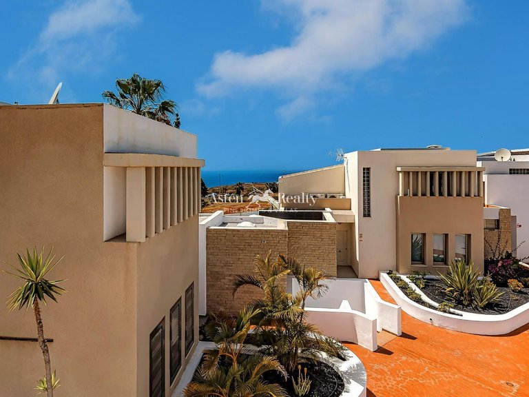 Villa for Sale in La Caleta, Tenerife 11
