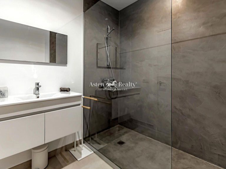 Villa for Sale in La Caleta, Tenerife 18