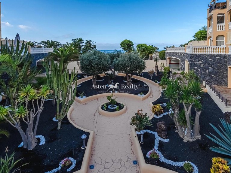 Apartment for Sale in Playa De Los Cristianos, Tenerife 28