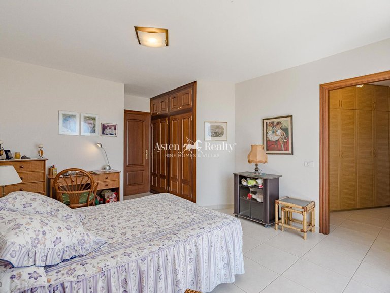Apartment for Sale in Playa De Los Cristianos, Tenerife 22