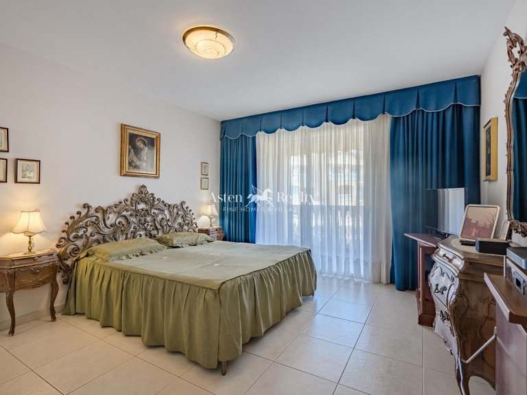 Apartment for Sale in Playa De Los Cristianos, Tenerife 10