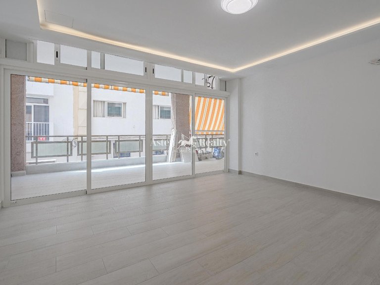 Apartment for Sale in Playa De Los Cristianos, Tenerife 6