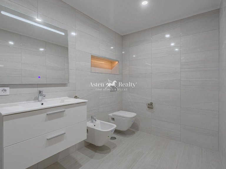 Apartment for Sale in Playa De Los Cristianos, Tenerife 15