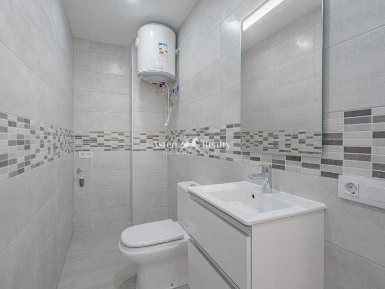 Apartment for Sale in Playa De Los Cristianos, Tenerife 16