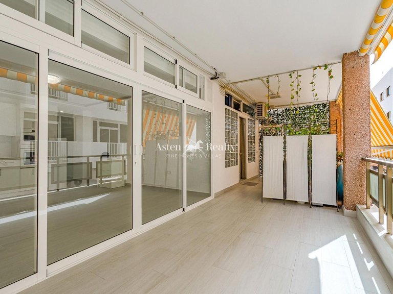 Apartment for Sale in Playa De Los Cristianos, Tenerife 10