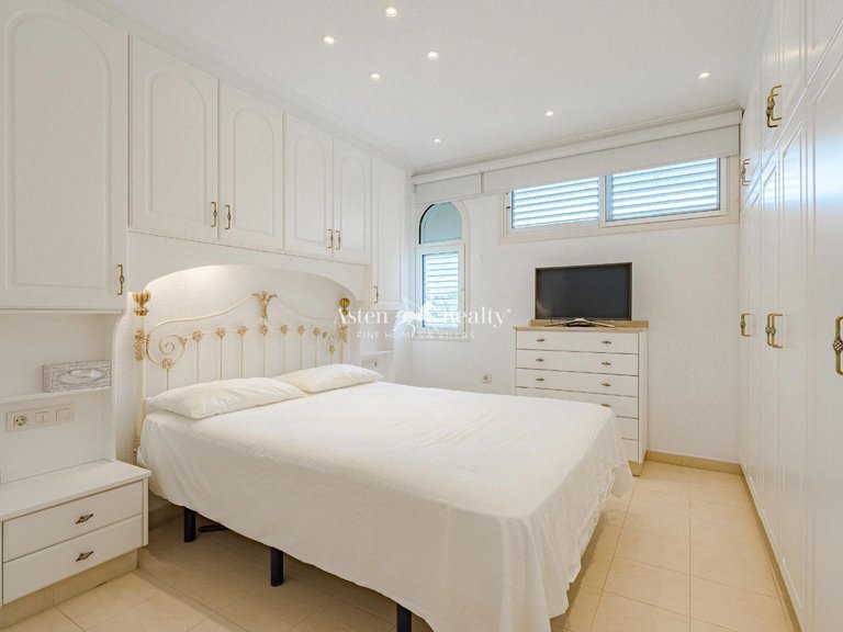 Apartment for Sale in San Eugenio Bajo, Tenerife 10