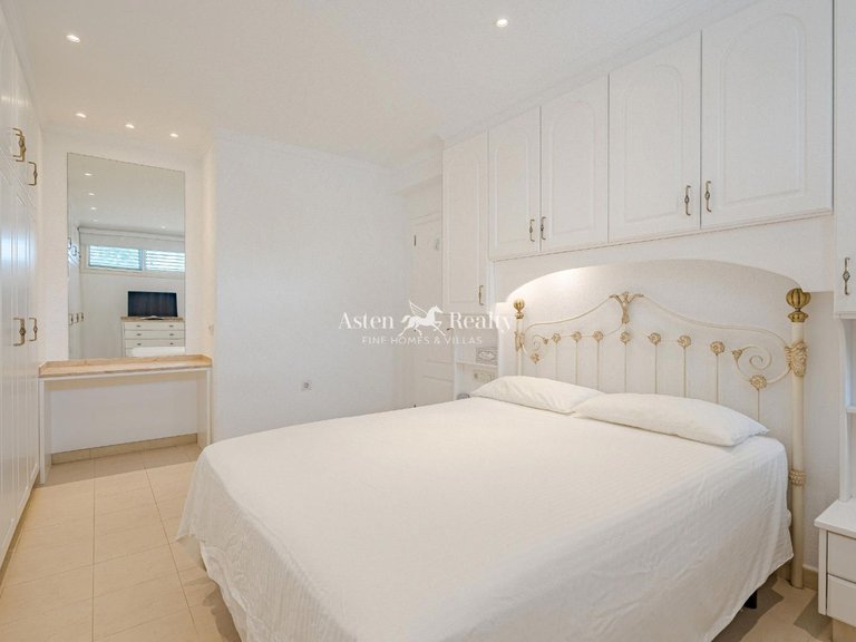 Apartment for Sale in San Eugenio Bajo, Tenerife 11