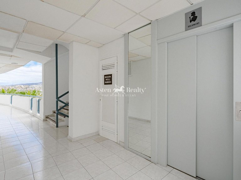 Apartment for Sale in San Eugenio Bajo, Tenerife 14