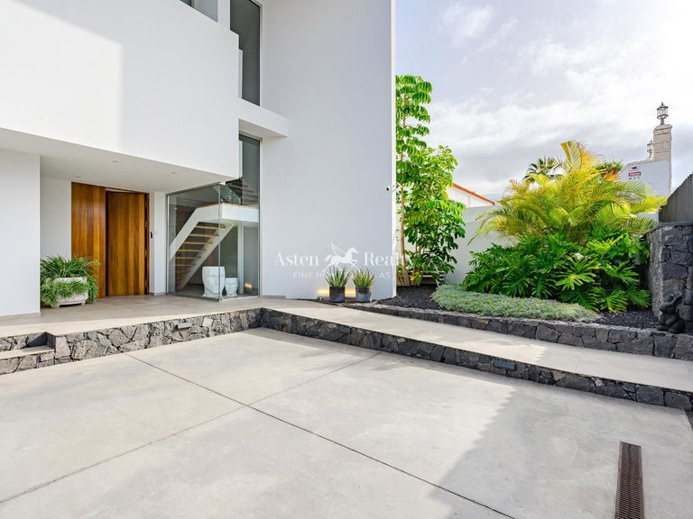 Villa for Sale in Callao Salvaje, Tenerife 2