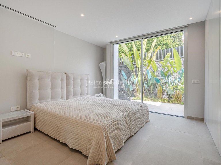 Villa for Sale in Callao Salvaje, Tenerife 19