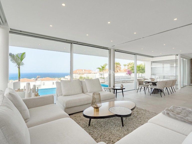 Villa for Sale in Callao Salvaje, Tenerife 26