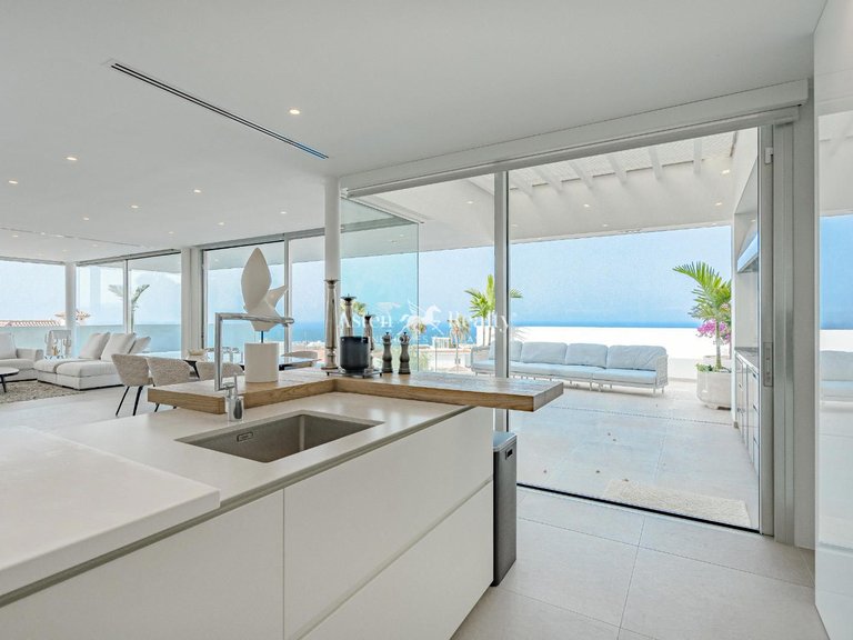 Villa for Sale in Callao Salvaje, Tenerife 31