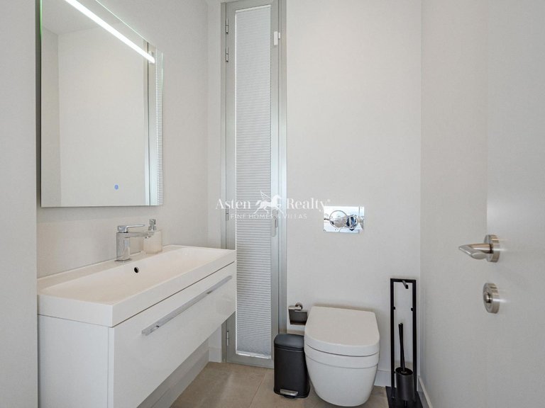 Villa for Sale in Callao Salvaje, Tenerife 32