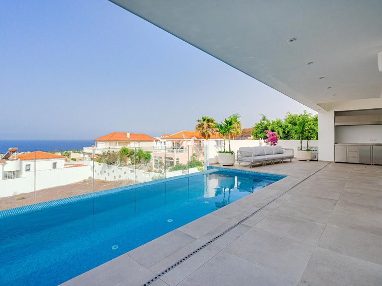 Villa for Sale in Callao Salvaje, Tenerife 36