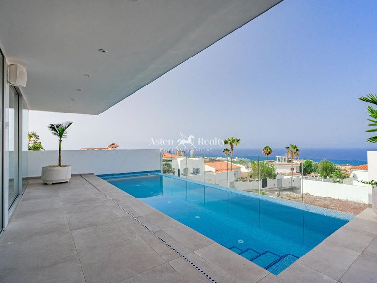 Villa for Sale in Callao Salvaje, Tenerife 38