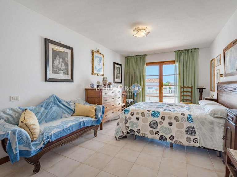 Villa for Sale in Callao Salvaje, Tenerife 13