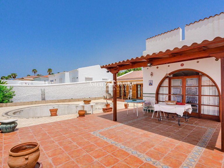 Villa for Sale in Callao Salvaje, Tenerife 1