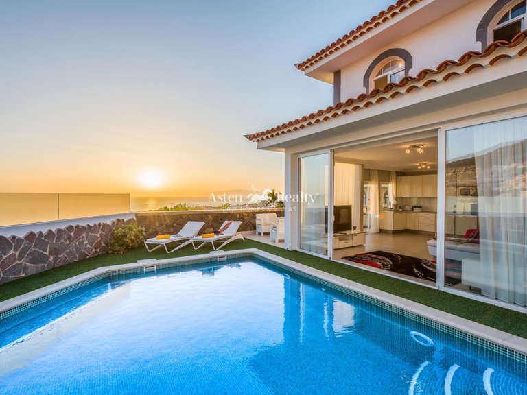 Town House for Sale in Torviscas Alto, Tenerife 1
