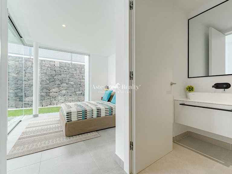 Villa for Sale in Callao Salvaje, Tenerife 15