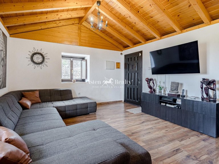 Villa for Sale in Guia De Isora, Tenerife 6