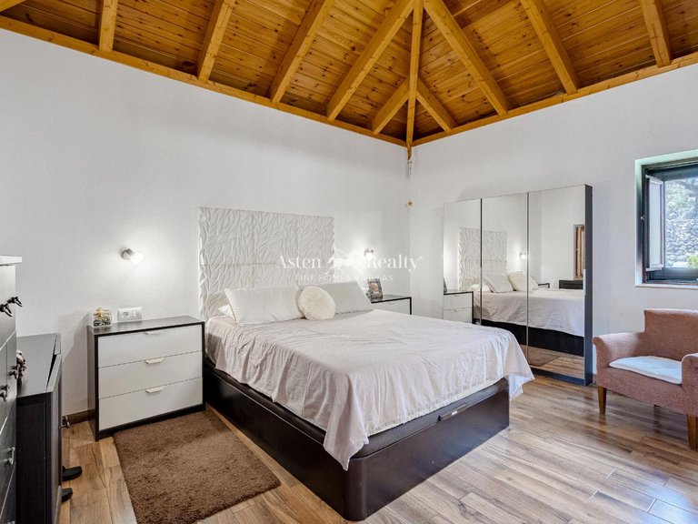 Villa for Sale in Guia De Isora, Tenerife 11