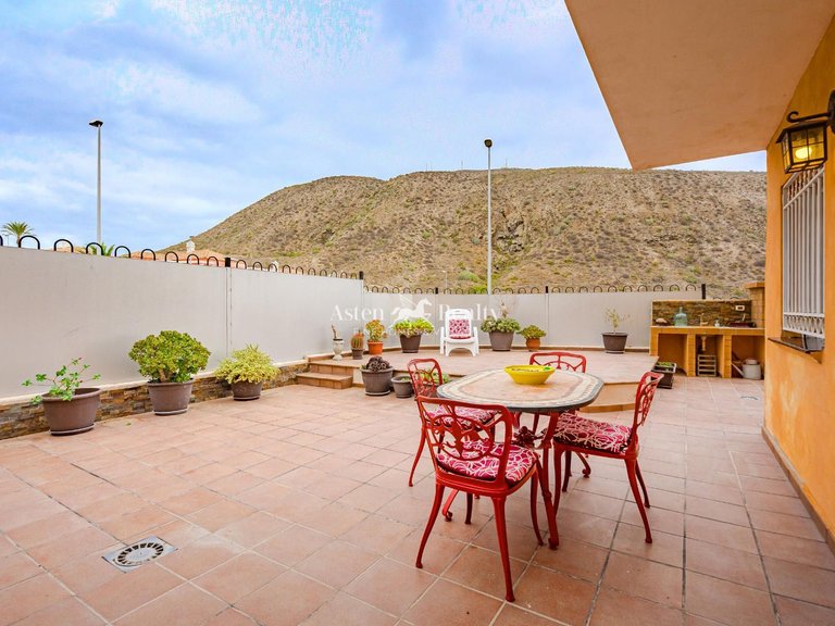 Apartment for Sale in Playa De Los Cristianos, Tenerife 7