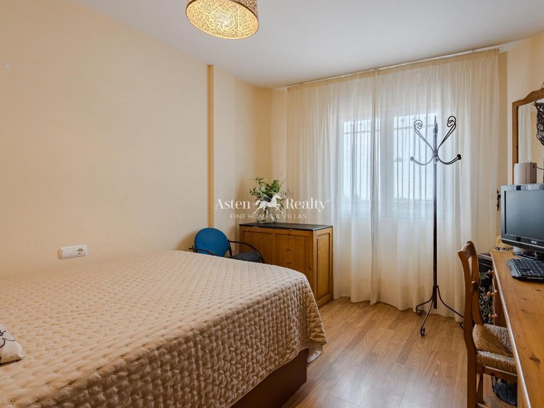 Apartment for Sale in Playa De Los Cristianos, Tenerife 12