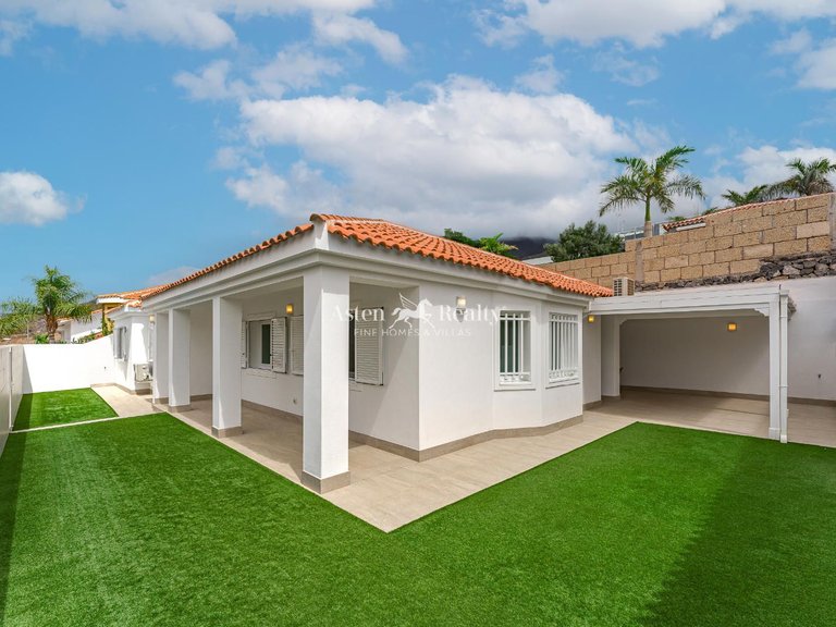 Villa for Sale in Adeje, Tenerife 2