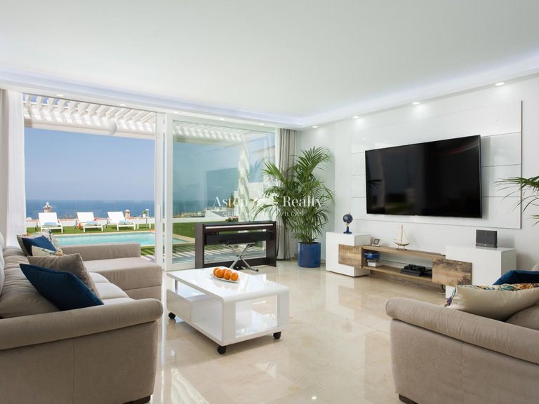 Villa for Sale in Torviscas Alto, Tenerife 7