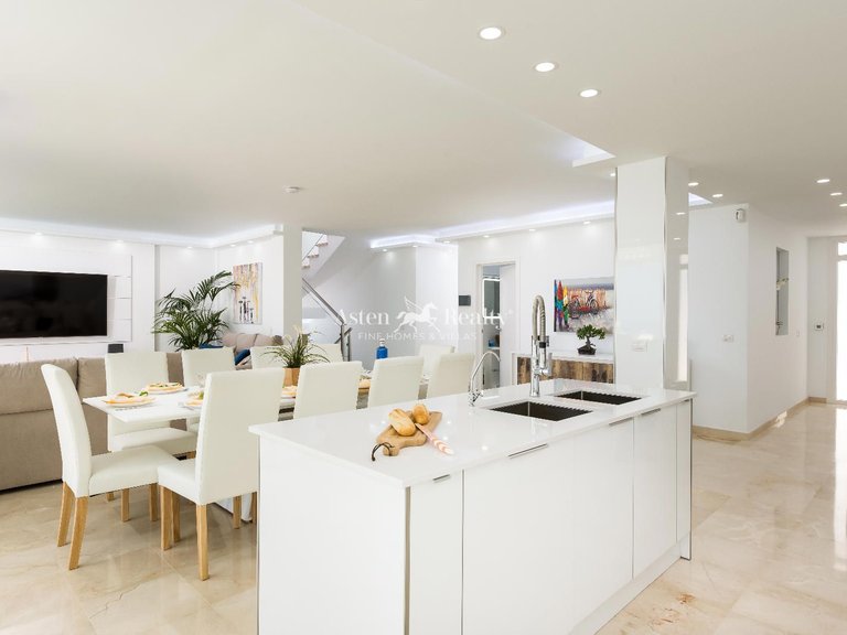 Villa for Sale in Torviscas Alto, Tenerife 10