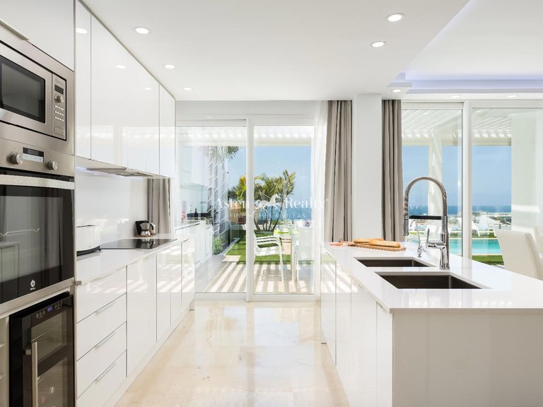 Villa for Sale in Torviscas Alto, Tenerife 11