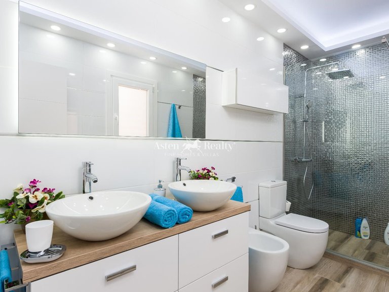 Villa for Sale in Torviscas Alto, Tenerife 19