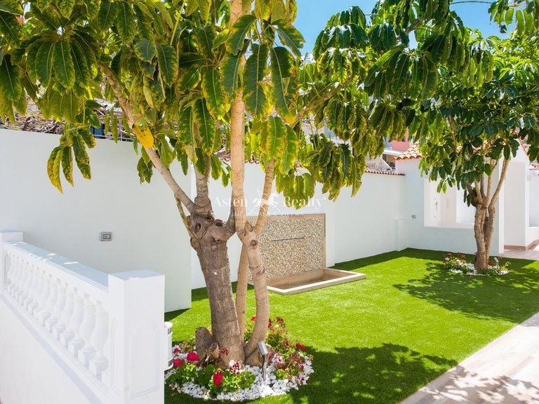Villa for Sale in Torviscas Alto, Tenerife 30