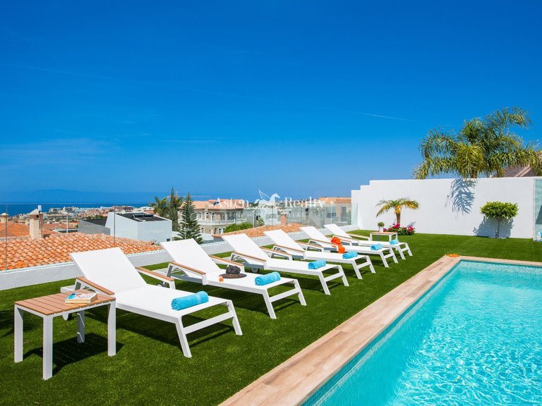 Villa for Sale in Torviscas Alto, Tenerife 41