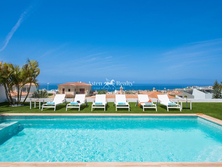 Villa for Sale in Torviscas Alto, Tenerife 44