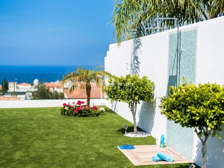 Villa for Sale in Torviscas Alto, Tenerife 46