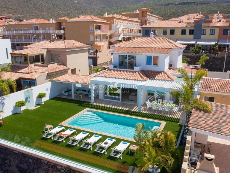 Villa for Sale in Torviscas Alto, Tenerife 48