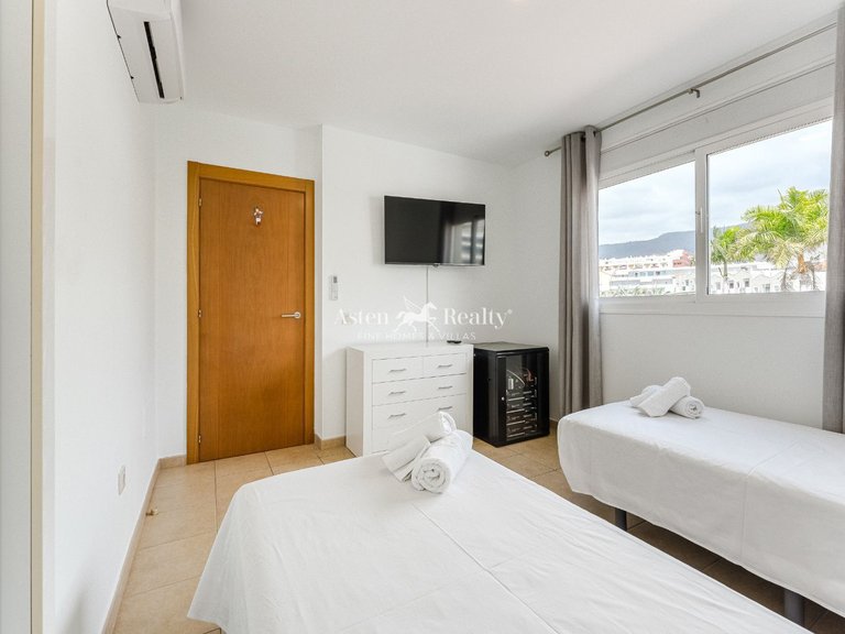 Town House for Sale in Torviscas Alto, Tenerife 16